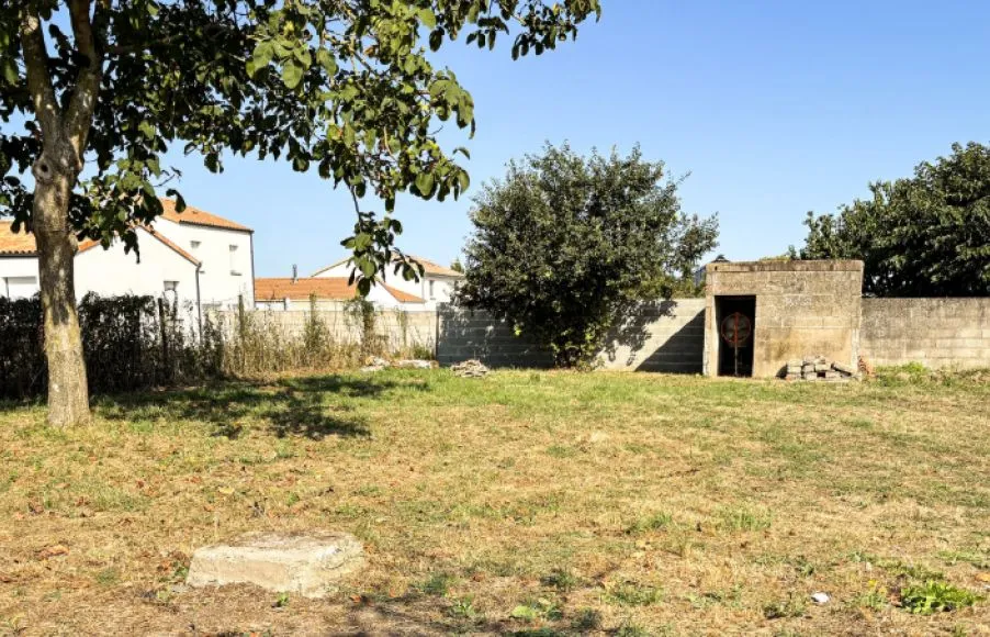 Image Terrain à bâtir de 510 m² à GENESTON (44)