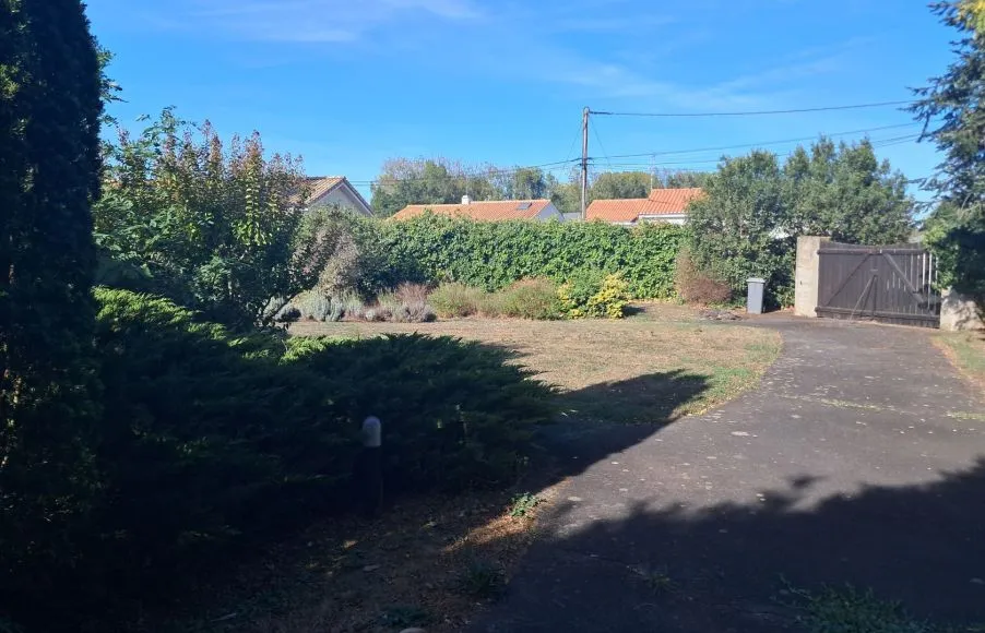 Image Terrain à bâtir de 570 m² à MACHECOUL (44)