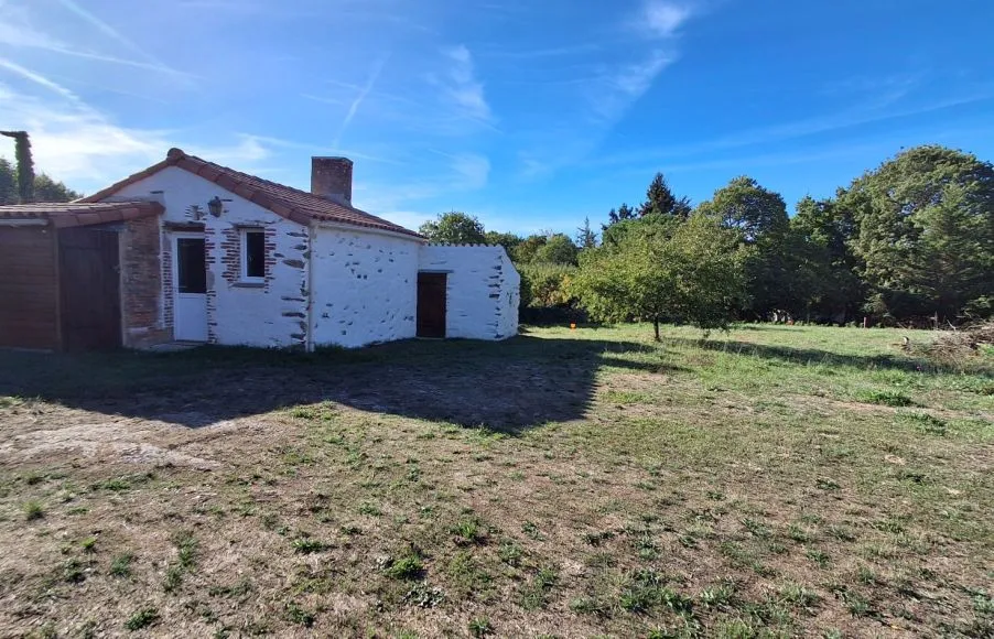 Image Terrain à bâtir de 1500 m² à SAINT-JULIEN-DES-LANDES (85)