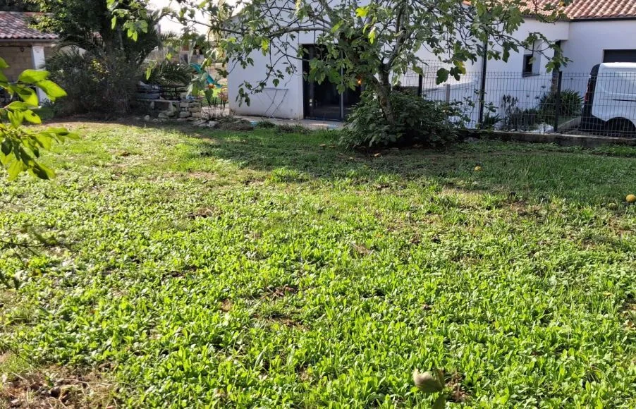 Image Terrain à bâtir de 546 m² à AVRILLE (85)